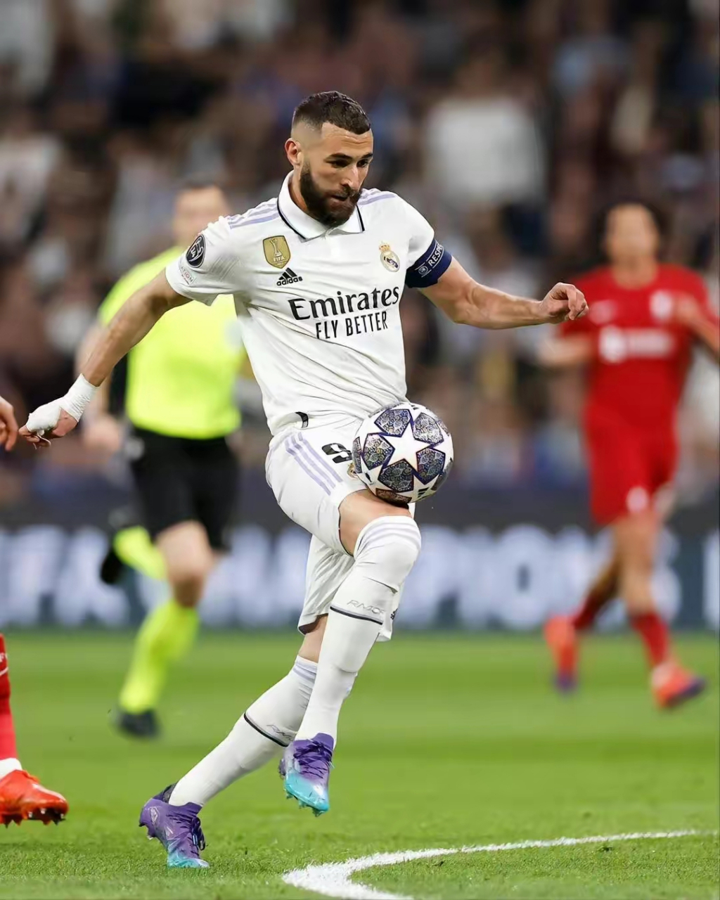 包含今晨体能课后，利物浦豪取连胜备战欧篮联，目标明确，训练强度明显提升的词条